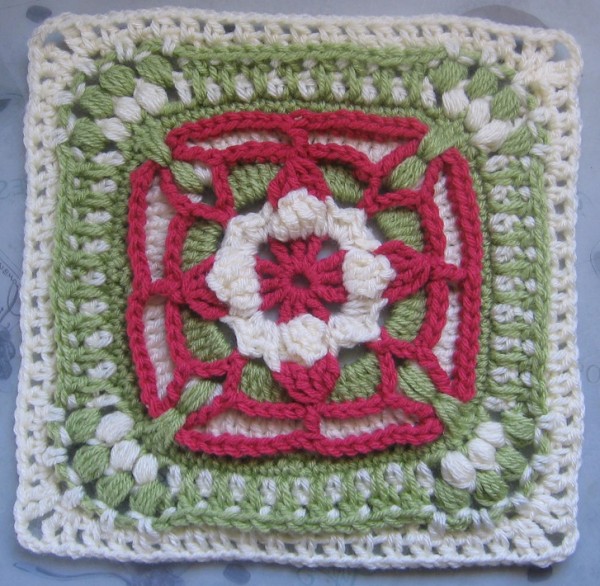 ‘Shattered’ 9″ and 12″ Afghan Square | Designs By Muggins